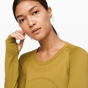 Lululemon W’s Sz4 Swiftly Tech LS Crew in
Grape Leaf / Grape Leaf. ExclntCndtn!